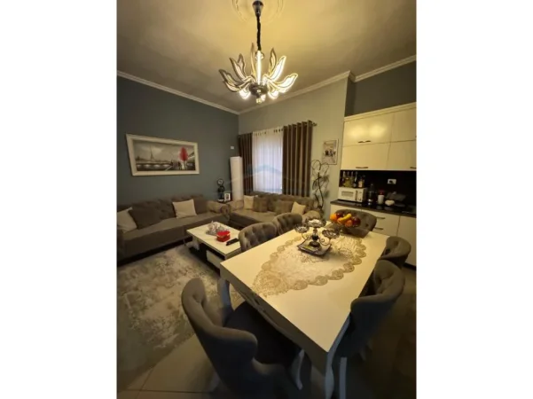 Tirane, Shitet Apartament 2+1, Unaza e Re, pran Bar Artistit, Kati 8, 103 m²,  155.000 €