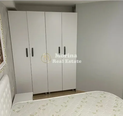 Tirane, jepet me qera apartament 1+1 Kati 1, 45 m² 400 € (Pazari i Ri)