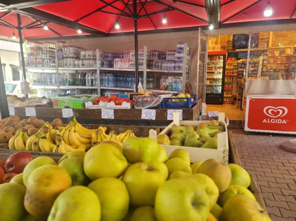 Tirane, njoftim Shitje biznesi " Market Juli 24 ore" 8 €