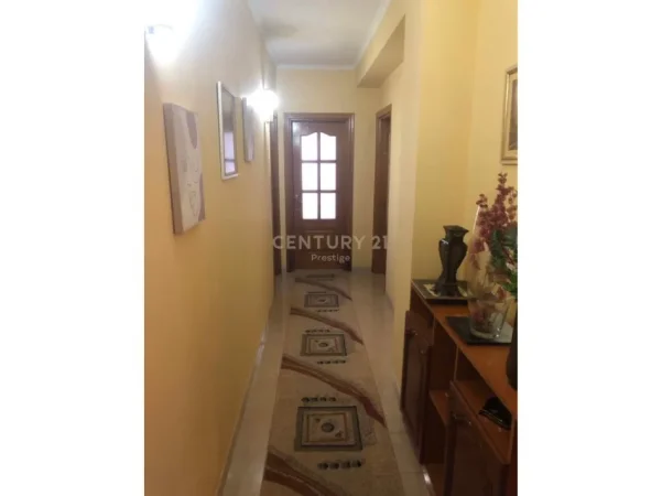 Tirane, shitet apartament 3+1 Kati 7, 125 m² 345.000 € (Ambasada Amerikane)