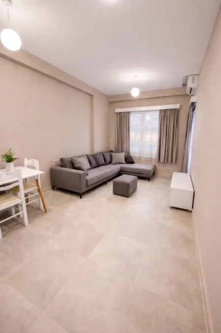 Tirane, jepet me qera apartament 1+1+Ballkon Kati 6, 60 m² 60,000 ALL (Birra Tirana)