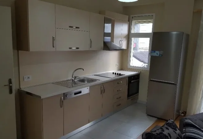 Tirane, jepet me qera apartament 2+1 Kati 5, 95 m² 400 € (Fresku)