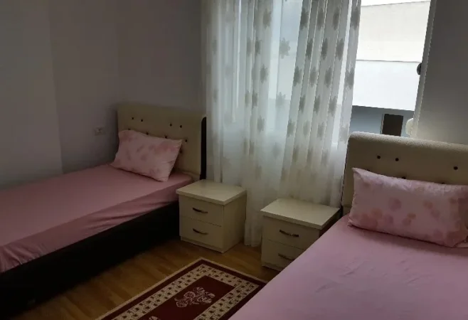 Tirane, jepet me qera apartament 2+1 Kati 5, 95 m² 400 € (Fresku)