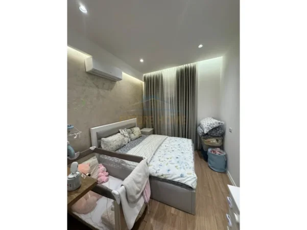 Tirane, shitet apartament 2+1 Kati 8, 94 m² 175.000 € (ALI DEMI)