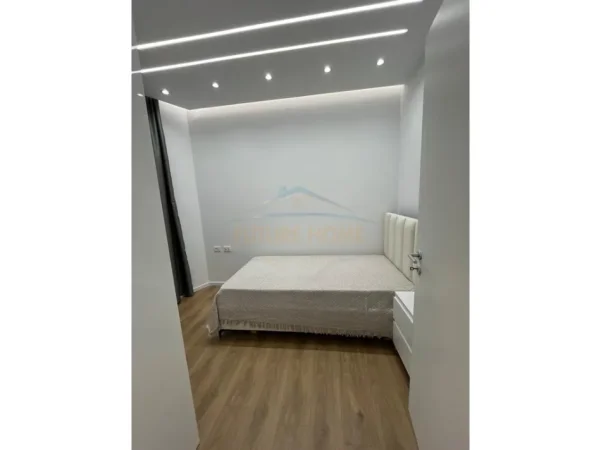 Tirane, jepet me qera apartament 2+1+Ballkon Kati 7, 85 m² 600 € (Reidenca Kadiu)
