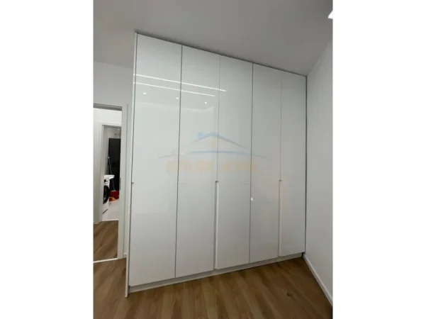 Tirane, jepet me qera apartament 2+1+Ballkon Kati 7, 85 m² 600 € (Reidenca Kadiu)