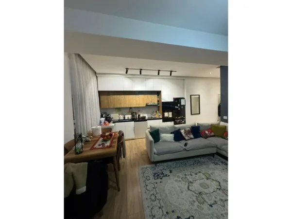 Tirane, shitet apartament 2+1 Kati 8, 94 m² (Kompleksi Mangalem)