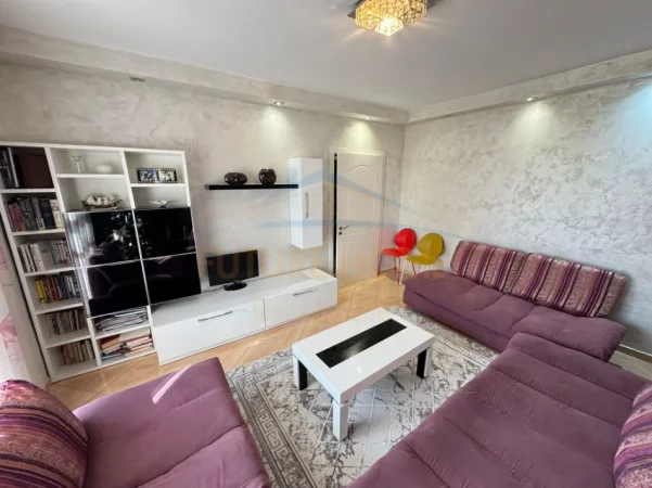Tirane, shitet apartament 2+1 Kati 4, 93 m² 159.000 € (RRUGA E DIBRES)