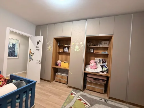 Tirane, shitet apartament 2+1+Ballkon Kati 4, 112 m² 230.000 € (Yzberisht)