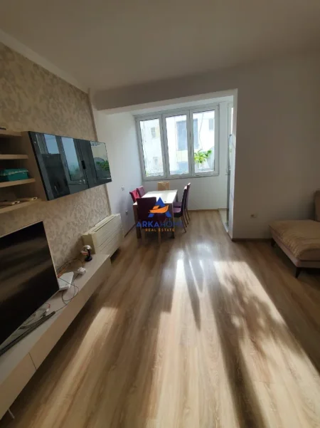 Tirane, jepet me qera apartament 3+1+Ballkon Kati 3, 130 m² 1.500 € 