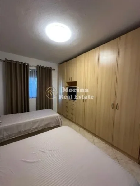 Tirane, jepet me qera apartament 1+1 Kati 2, 62 m² 550 € (Brryli)
