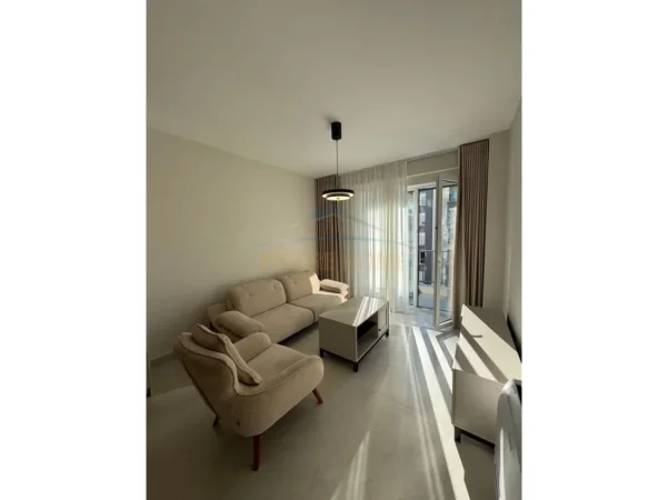 Tirane, jepet me qera apartament 2+1 Kati 7, 94 m² 1.400 € (Komuna e Parisit)