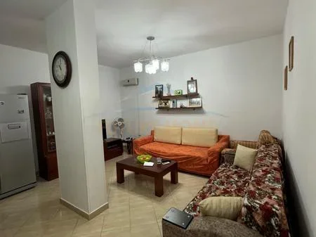 Tirane, jepet me qera apartament 2+1 Kati 1, 90 m² 500 € (Fresk)