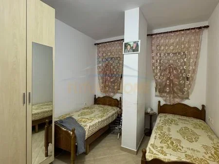 Tirane, jepet me qera apartament 2+1 Kati 1, 90 m² 500 € (Fresk)