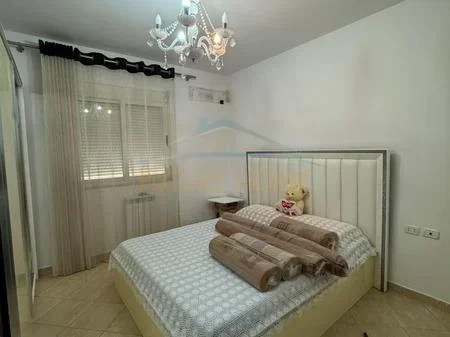 Tirane, jepet me qera apartament 2+1 Kati 1, 90 m² 500 € (Fresk)