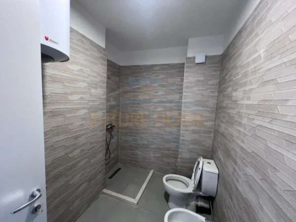 Tirane, jepet me qera apartament 2+1 Kati 5, 87 m² 520 € (Rr Dibres)