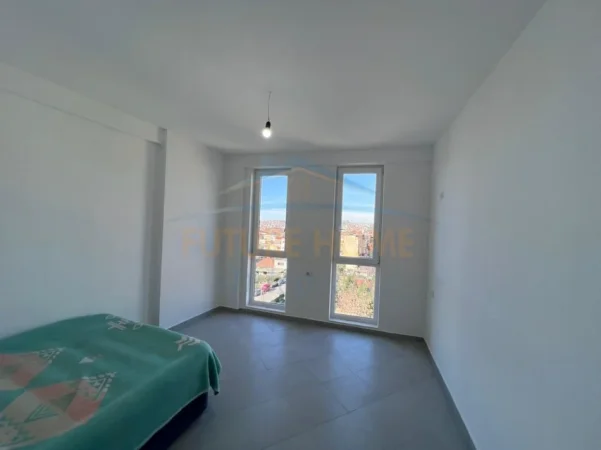 Tirane, jepet me qera apartament 2+1 Kati 5, 87 m² 520 € (Rr Dibres)