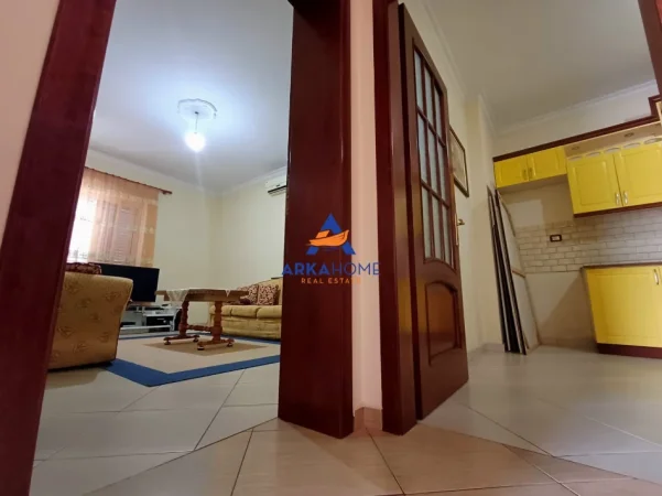 Fier, jepet me qera Vile 3 Katshe Kati 3, 810 m² 2.500 € 