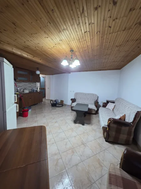 Tirane, jepet me qera Apartament 1+1,Mobiluar, Çmimi 450 E, në DON BOSKO, Tirane.
