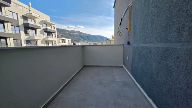 Vlore - Lungomare, shitet apartament 2+1+Ballkon Kati 10, 110 m² 242.000 € (Rruga Dhimitër Konomi, Vlore)