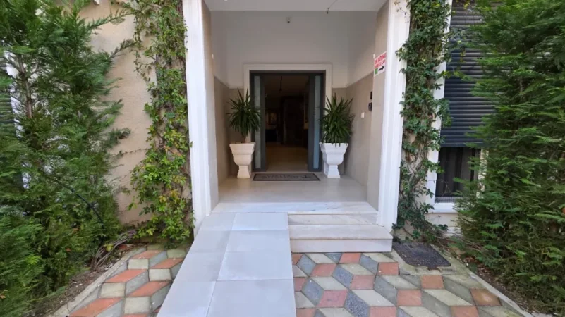 Vlore - Lungomare, shitet apartament 2+1+Ballkon Kati 10, 110 m² 242.000 € (Rruga Dhimitër Konomi, Vlore)