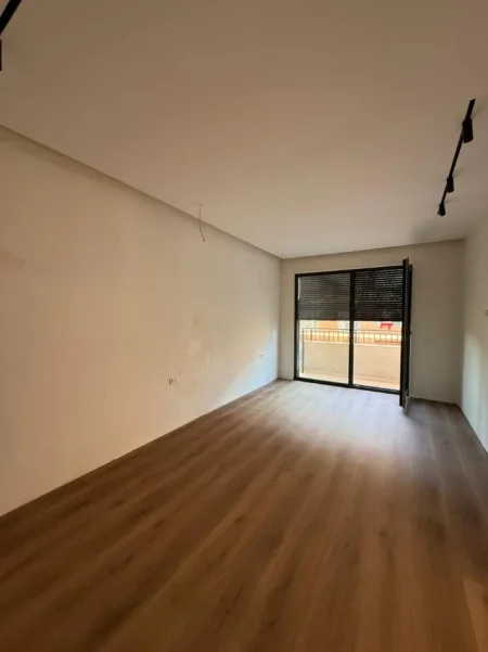 Tirane, shitet apartament 2+1 Kati 3, 118 m² 330.000 € 