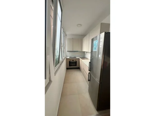 Tirane, jepet me qera apartament 2+1 Kati 2, 100 m² 900 € (kopshti zoologjik)