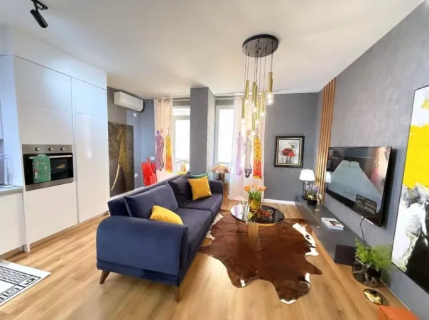 Tirane, jepet me qera apartament 2+1+Ballkon Kati 6, 77 m² 800 € (21 Dhjetori)