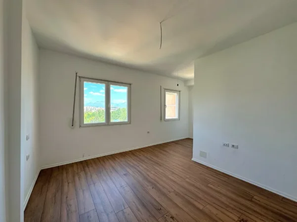shitet apartament 2+1 , 134 m² 150.000 € (Prane Xhamise)