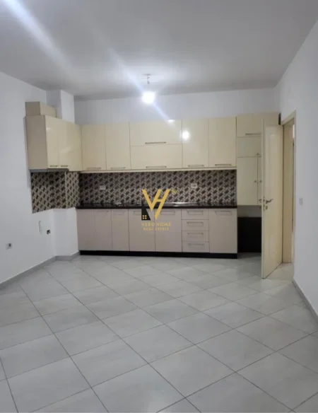 Tirane, jepet me qera apartament 2+1+Ballkon Kati 2, 95 m² 520 € (DON BOSKO)