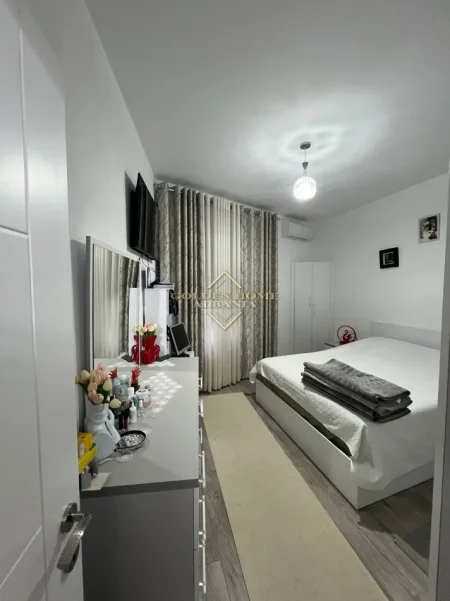 Tirane, shitet apartament , 82 m² (muhamed deliu)