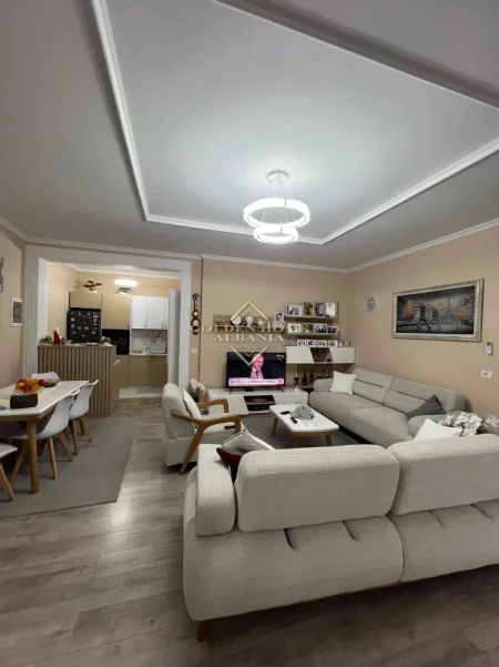 Tirane, shitet apartament , 82 m² (muhamed deliu)