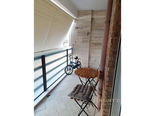 Tirane, jepet me qera apartament 2+1 Kati 3, 89 m² 900 € (Pazari i Ri)