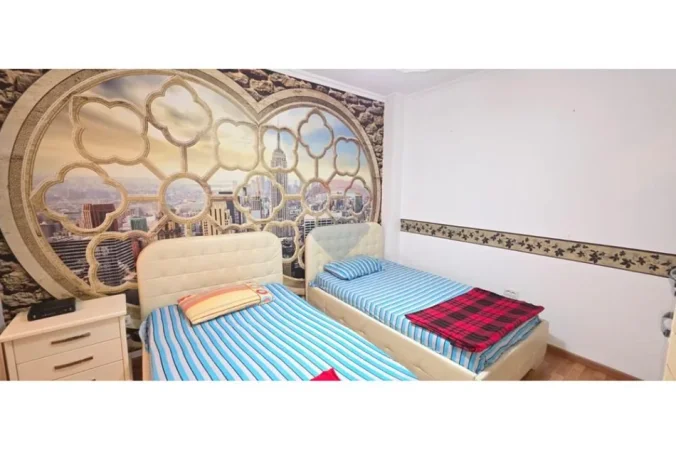 Tirane, jepet me qera apartament 3+1+Ballkon Kati 6, 110 m² 1.000 € (Blloku)