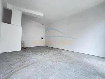 Tirane, shitet dyqan Kati 0, 68 m² 220.000 € 
