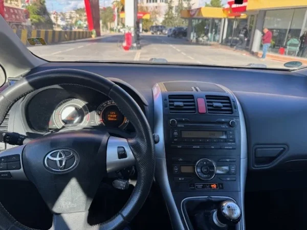 Sarande, shes makine Toyota Auris Nafte, blu manuale Klima 191.000 km 5.000 €