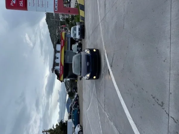 Sarande, shes makine Toyota Auris Nafte, blu manuale Klima 191.000 km 5.000 €