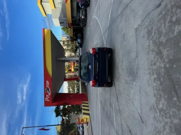 Sarande, shes makine Toyota Auris Nafte, blu manuale Klima 191.000 km 5.000 €