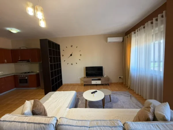 Tirane, jepet me qera apartament 1+1 Kati 2, 67 m² 750 € (Rruga e Barrikadave)