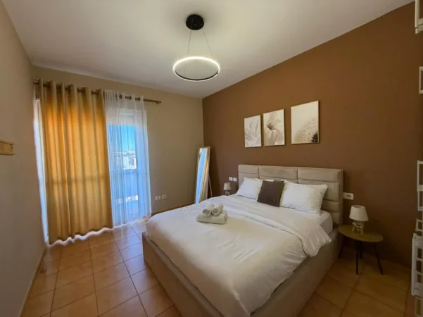 Tirane, jepet me qera apartament 1+1 Kati 2, 67 m² 750 € (Rruga e Barrikadave)