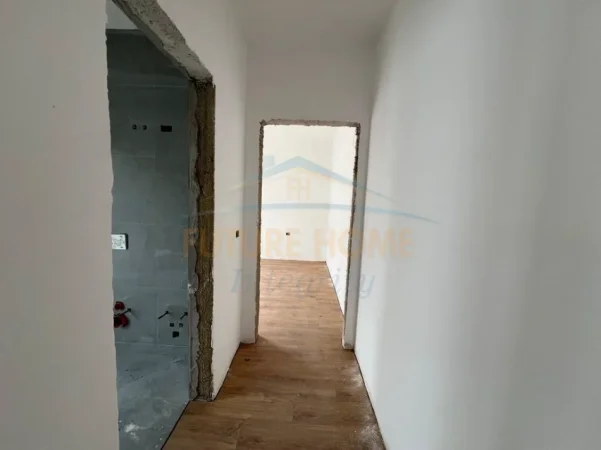 Tirane, shitet apartament 2+1 Kati 5, 87 m² 122.220 € (Tirana Entry prane ish Doganes)