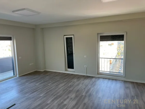 Tirane, jepet me qera zyre Kati 6, 107 m² 750 € (Rruga Asim Vokshi)