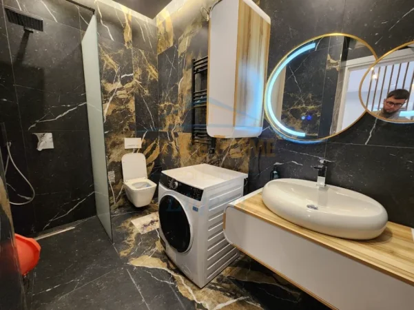 Qira, Apartament 2+1+2 Poste Parkimi, Liqeni i Thate, Tiranë