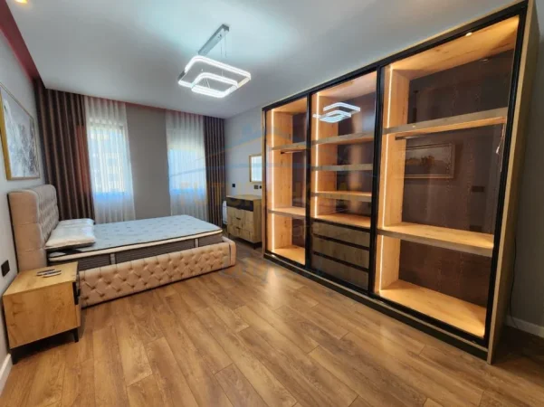 Qira, Apartament 2+1+2 Poste Parkimi, Liqeni i Thate, Tiranë