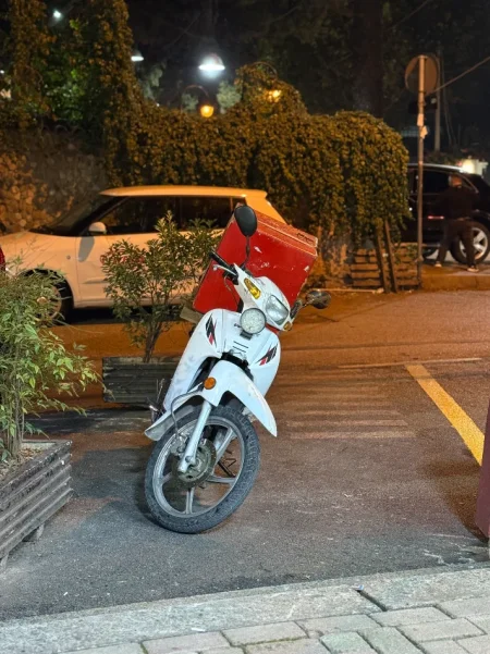 Tirane, shes Motor , 550 €