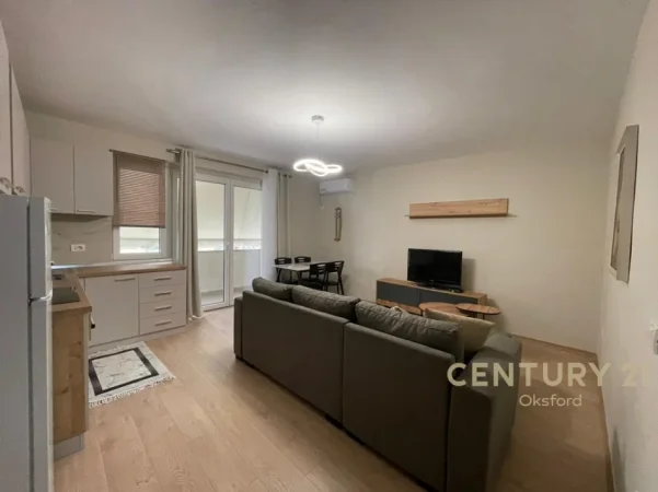 Tirane, jepet me qera apartament 2+1 , 70 m² 650 €