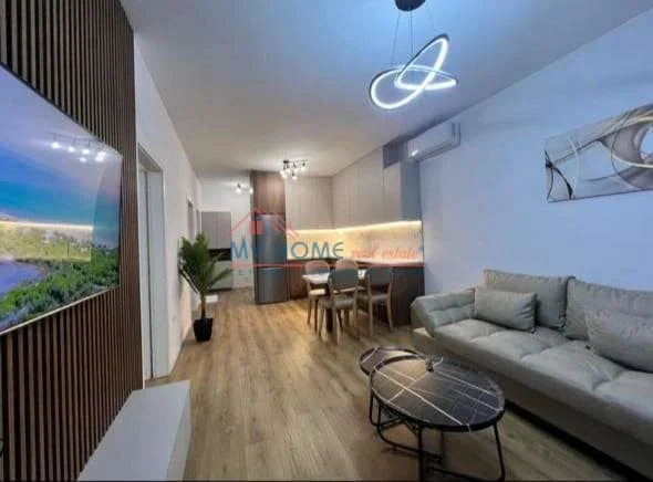 Tirane, jepet me qera apartament 2+1+Ballkon Kati 4, 76 m² 1.000 € (Zogu i Zi)