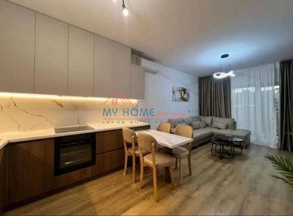 Tirane, jepet me qera apartament 2+1+Ballkon Kati 4, 76 m² 1.000 € (Zogu i Zi)