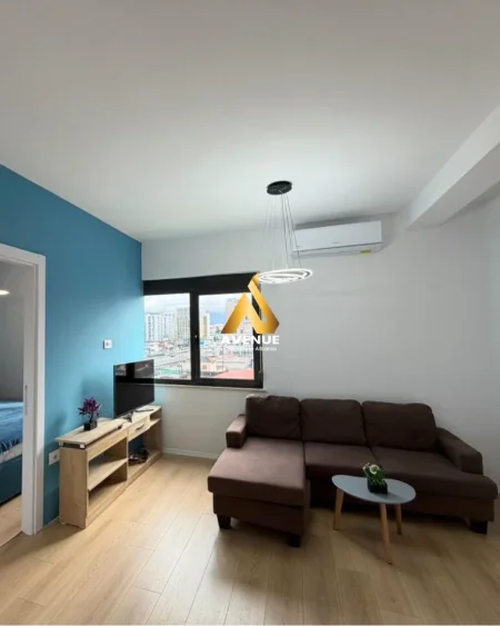 Tirane, shitet apartament 1+1 Kati 4, 40 m² 77.900 € (Rruga Pavarsia)