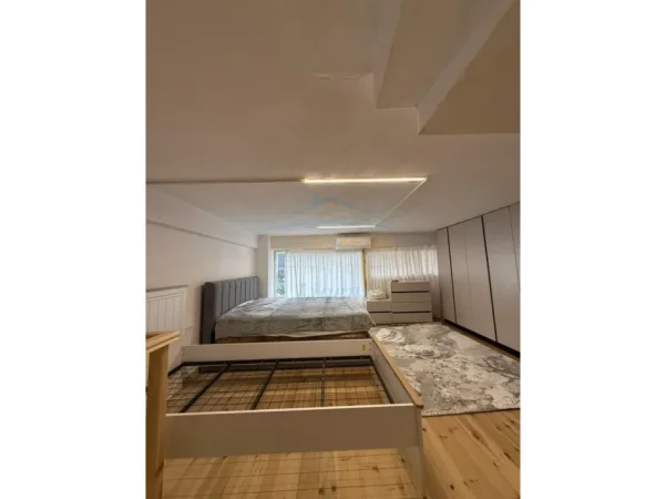 Tirane, jepet me qera apartament 1+1+Ballkon Kati 1, 70 m² 650 € (Rruga e Dibrës)